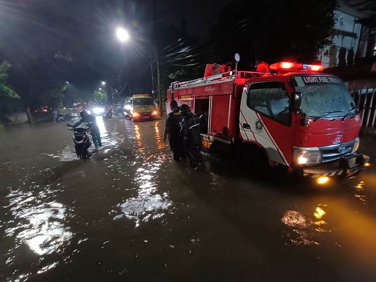 Pemkot Surabaya Prioritaskan Penanganan Banjir Menahun Simo dan Tanjungsari Tahun 2026