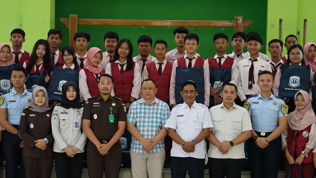Immigration Goes to School, Imigrasi Blitar Edukasi Pelajar Cegah TPPO dan Eksploitasi PMI