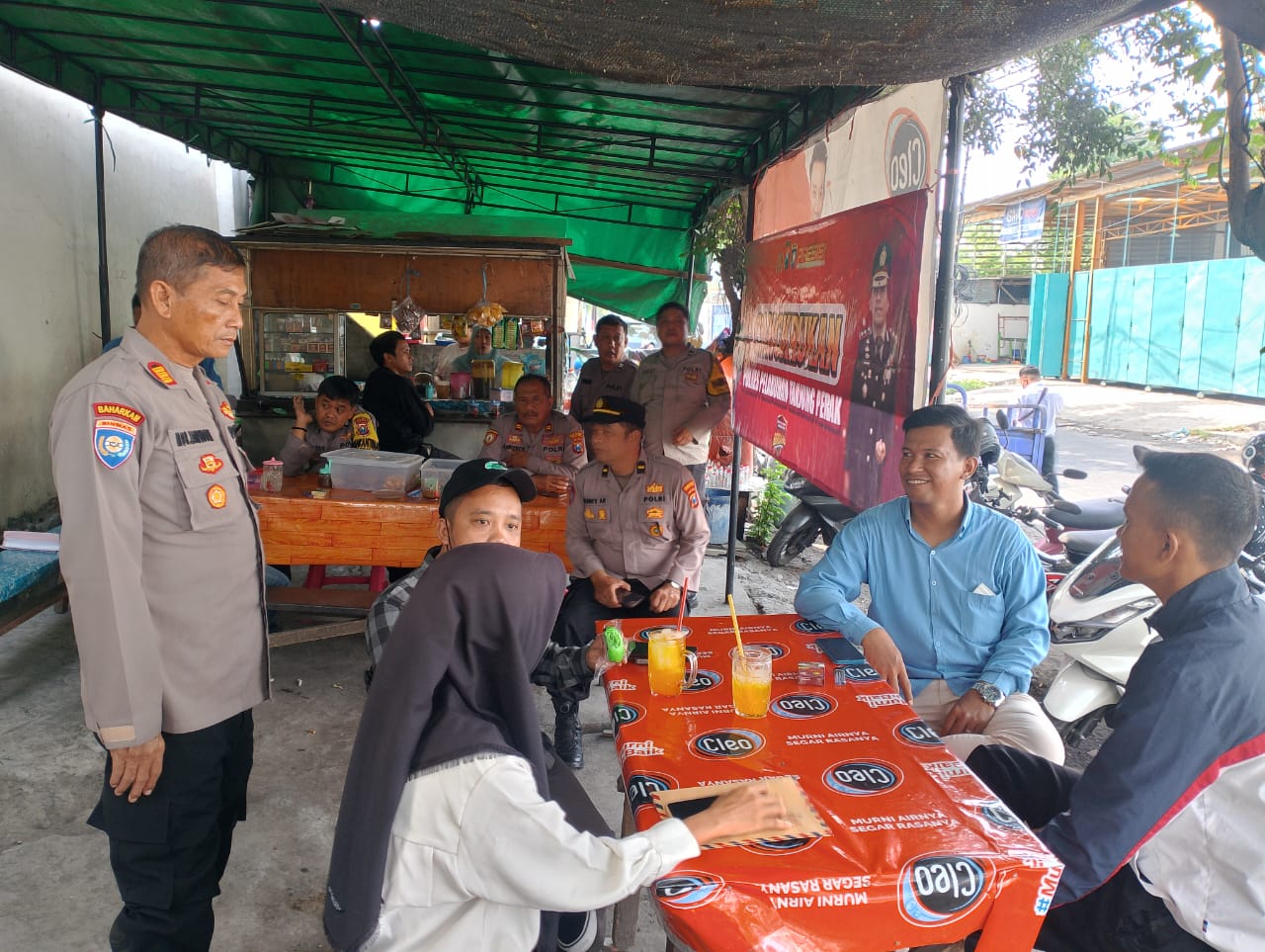 Serap Aspirasi Warga, Polres Pelabuhan Tanjung Perak Jadikan Warkop sebagai Arena Dialog Kamtibmas