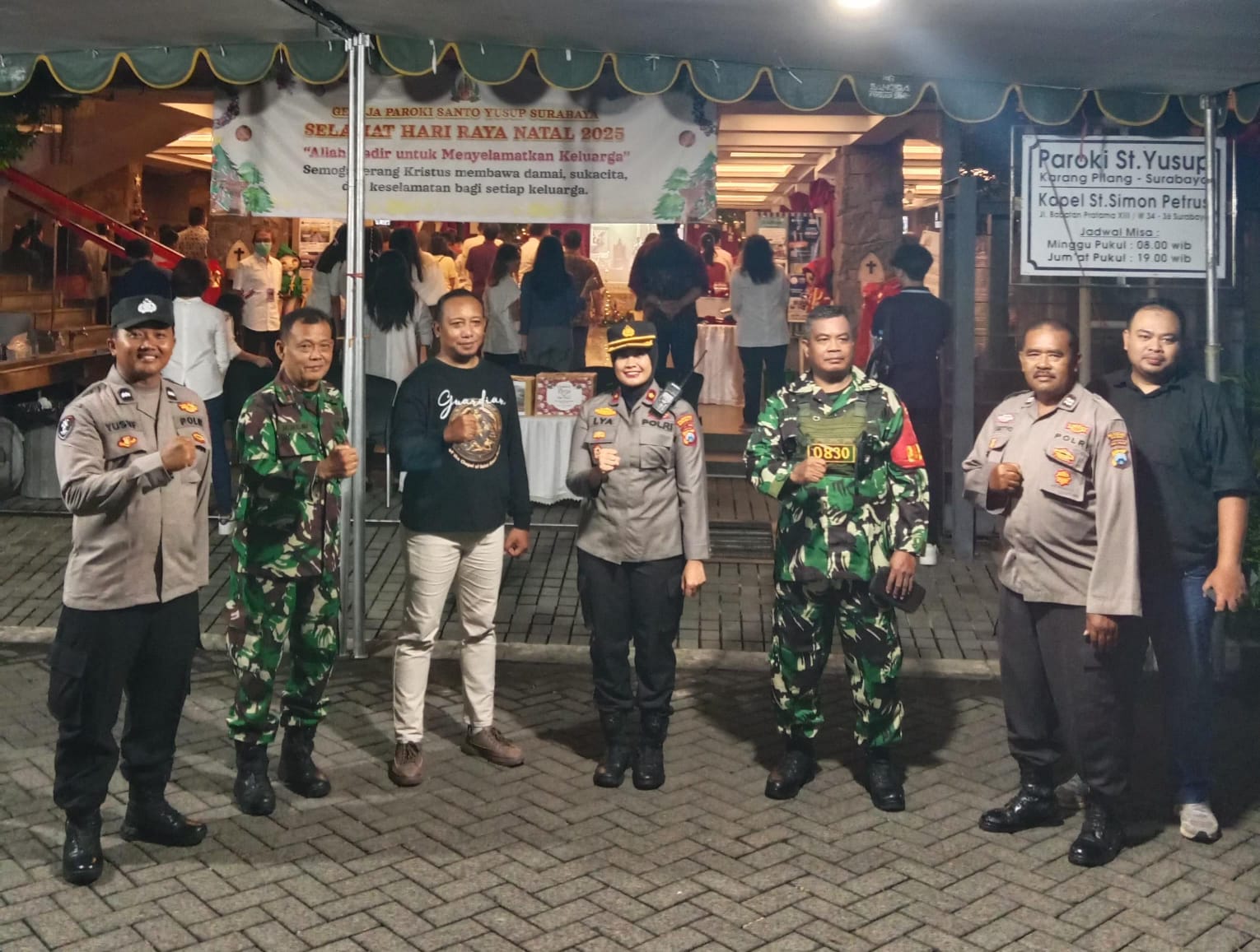 Pastikan Ibadah Natal Berlangsung Khidmat, Kapolsek Wiyung Pimpin Langsung Pengamanan Gereja