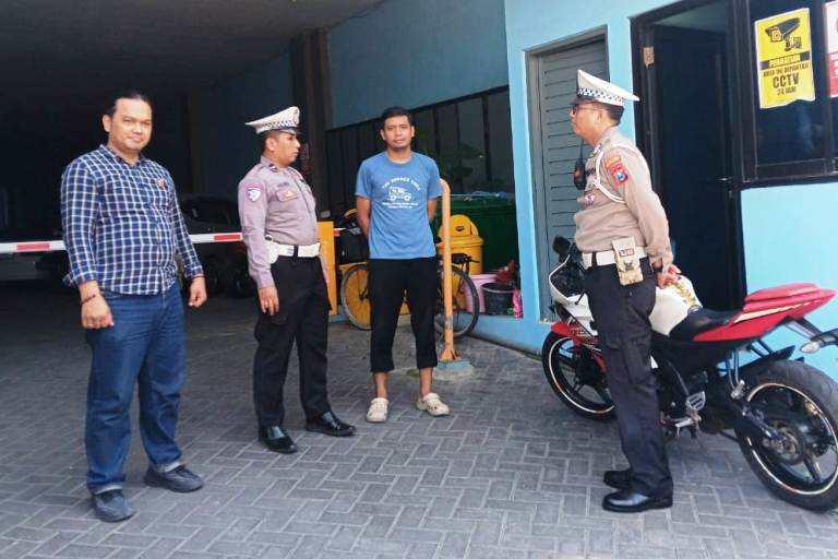 Polsek Tenggilis Mejoyo Gelar Patroli Kota Presisi di Kos Kutisari Surabaya