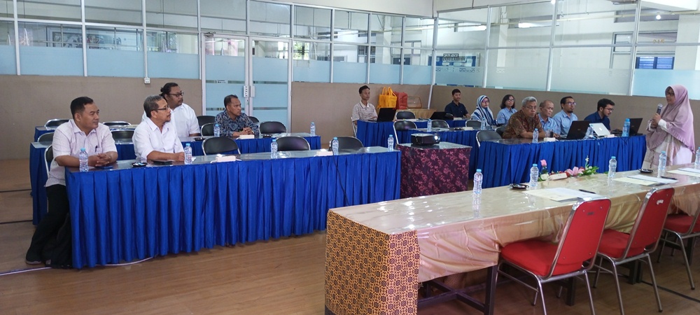 Penerapan Prototipe Produk Digital Kreatif  Modul Embedded-IoT  Pendidikan STEM di SMK SIANG dan SMK Kawung