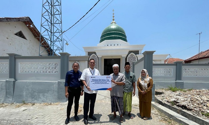 BRI Peduli Bantu Pembangunan Pagar Masjid Darus Salam di Pamekasan