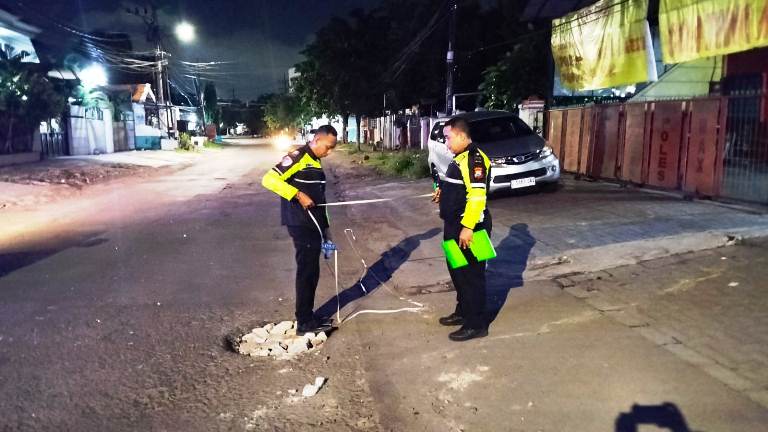 Hantam Lubang di Tanjung Sadari, Penumpang Motor Tewas