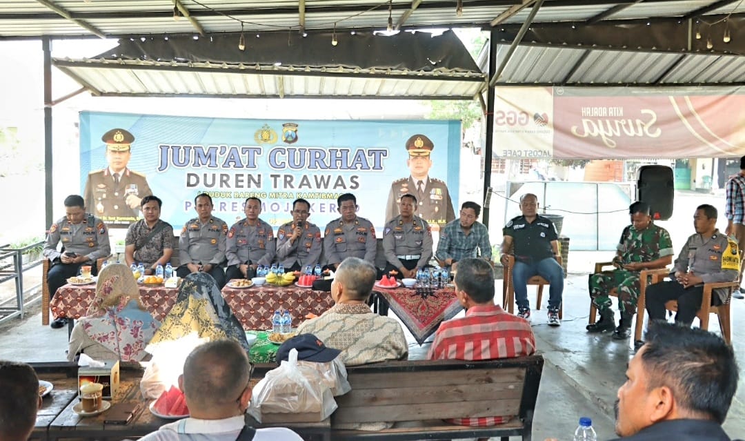 Jalin Silaturahmi, Polres Mojokerto Jumat Curhat bersama Warga Jampirogo