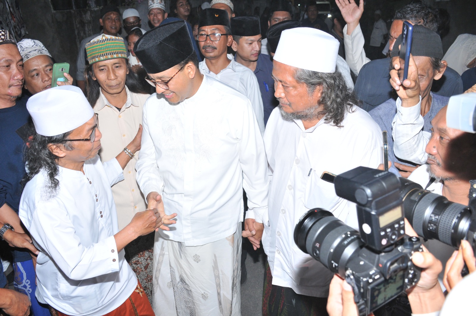 Bacapres Anies Minta Doa di Sidosermo Bersholawat