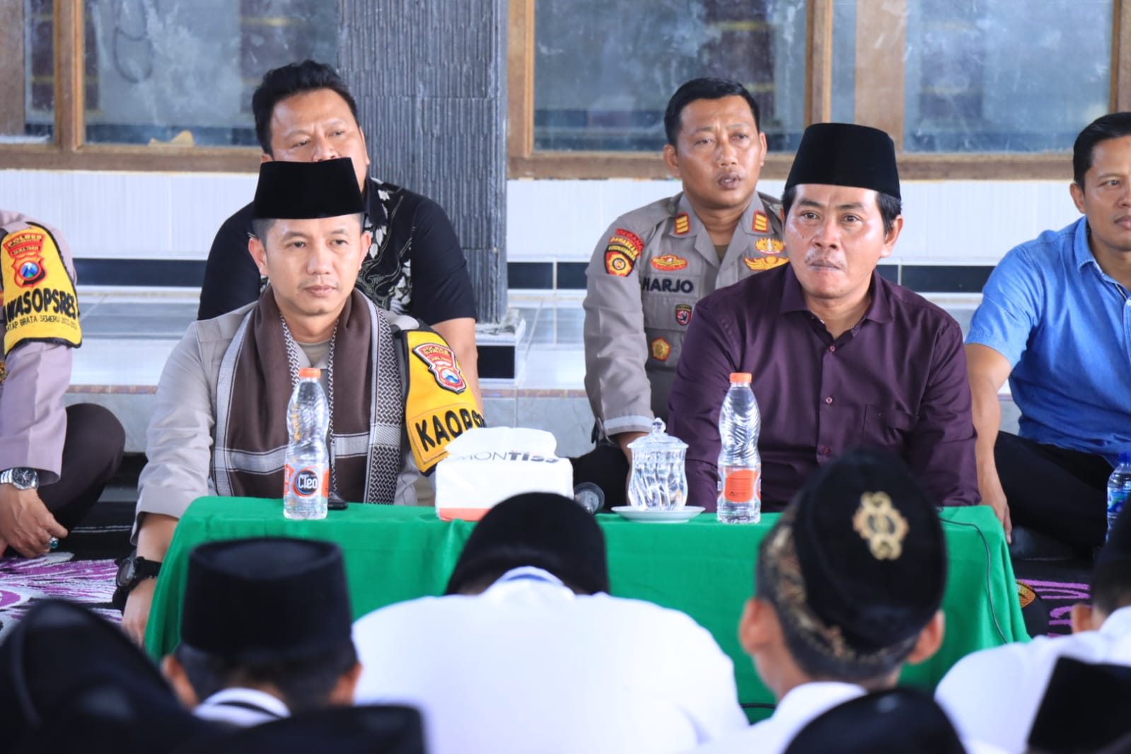 Kapolres AKBP Mario Sowan ke KH Anwar Zahid Berharap Doa agar Bojonegoro Terus Kondusif