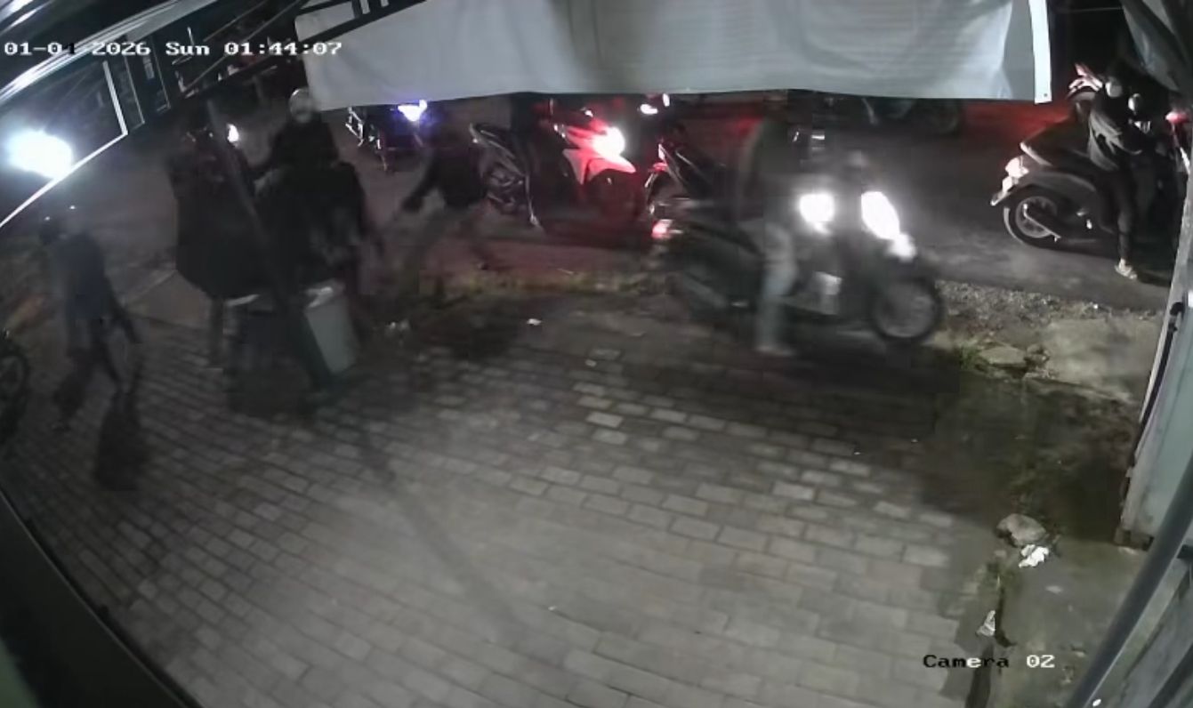 Gerombolan Remaja Bersajam Serang Warga di Gresik Utara, 2 Orang Jadi Korban