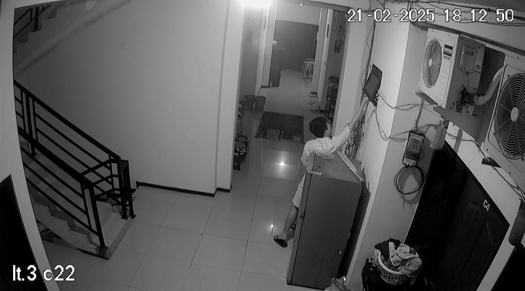 Lupa Matikan Flash Kamera, Bikin Perekam Penghuni Kos Siwalankerto Tepergok