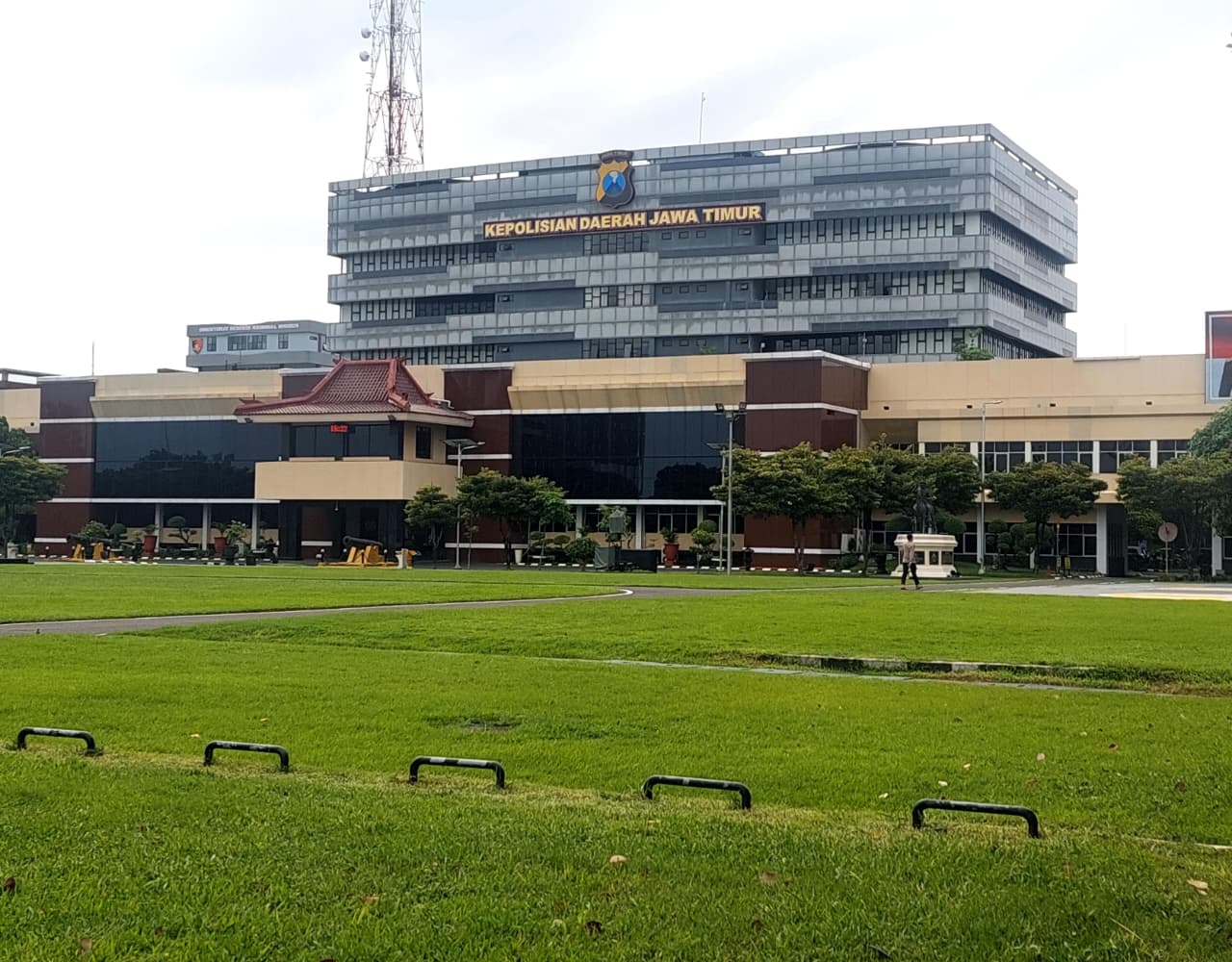 Kapolda Jatim Mutasi Ratusan Perwira dan Bintara, 8 Kapolsek Surabaya Dirotasi