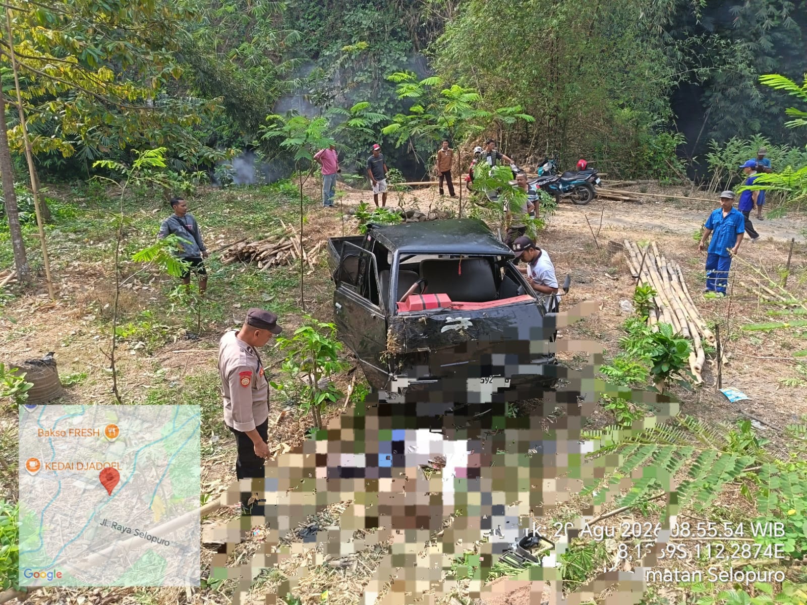 Sopir Ngantuk, Pikap Terjun Bebas ke Jurang Sungai Jari Blitar, Pengemudi Tewas