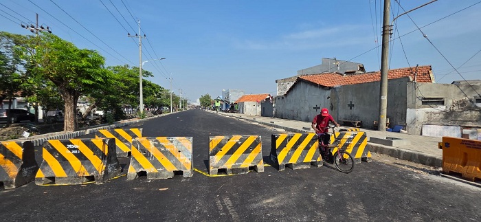 Jalan Baru Pacar Keling Ditutup, Warga Terpaksa Putar Balik Meski Sudah Diaspal