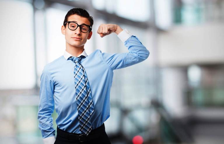 Tak Perlu Cari Panggung! Ini 10 Cara Elegan Orang Percaya Diri yang Bikin Respek 