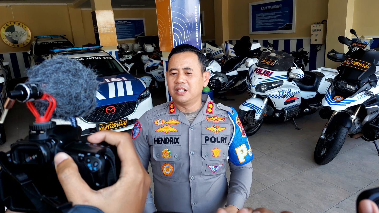 Dua Kurir 1 Kilogram Sabu-sabu Kelabui Petugas dengan Plat Nomor Palsu