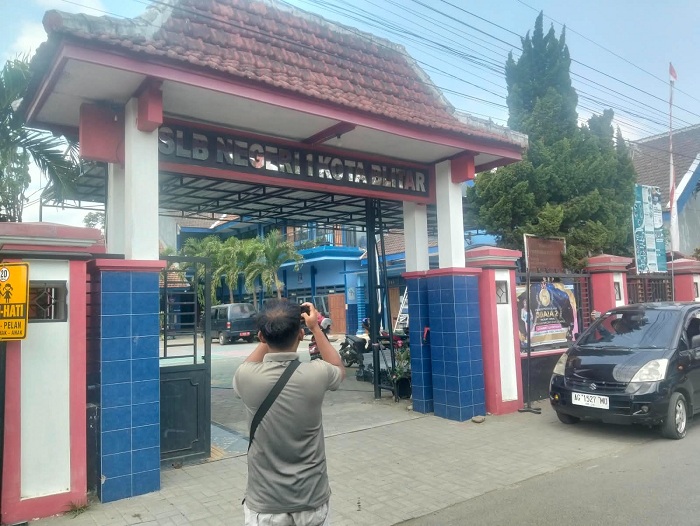 10 Siswa SLB Negeri 1 Blitar Diduga Keracunan MBG, Sampel Rolade Mengandung Arsen