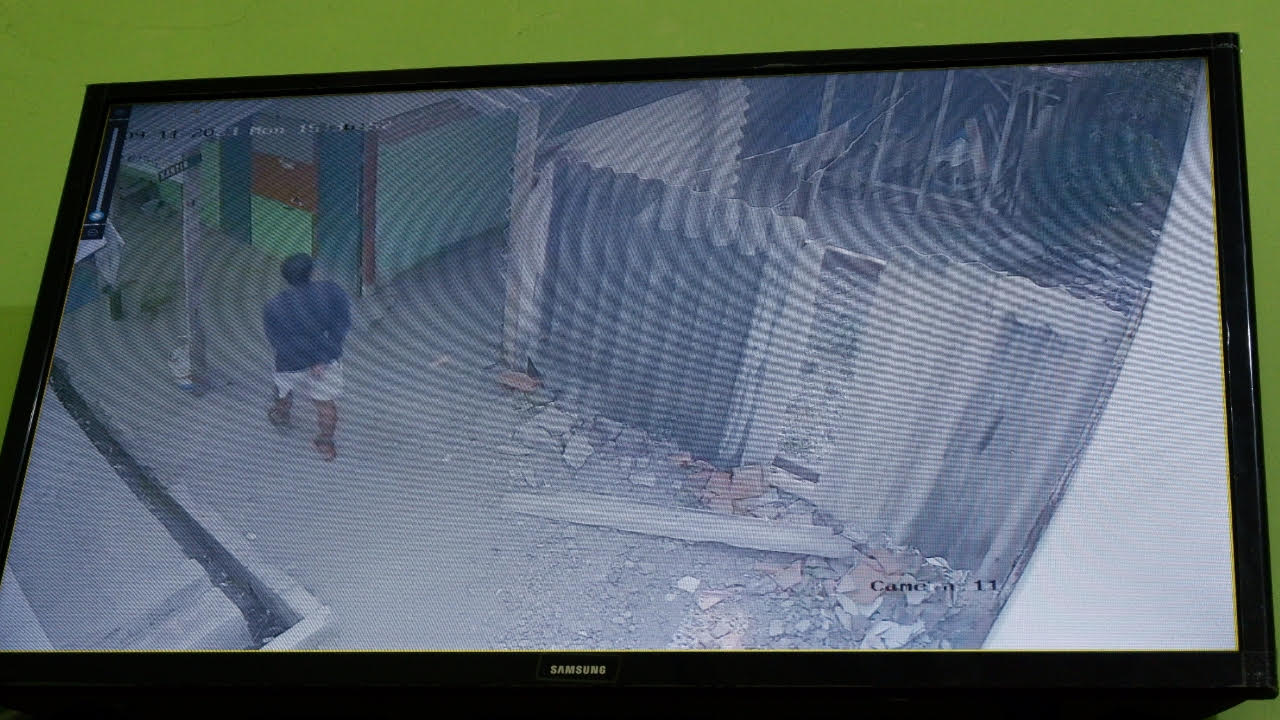 Maling Terekam CCTV Gondol 2 Tabung Elpiji Kantin SMPN 1 Nglames