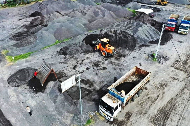 Siap-Siap Pengusaha Pasir! SKAB Digital Lumajang Permudah Transaksi Mulai 1 Agustus 2025