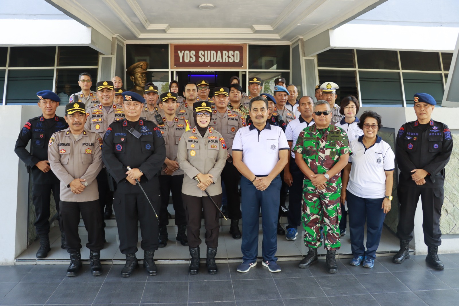 Kapolres Pelabuhan Tanjung Perak Ucapkan Dirgahayu Ke-78 TNI 