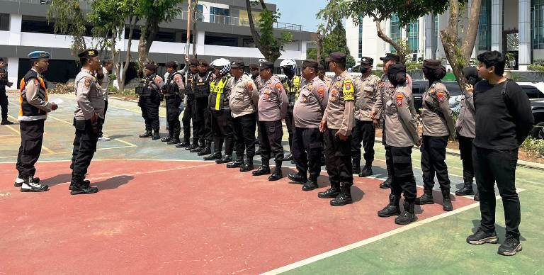 Polsek Gayungan Siagakan 50 Personel Amankan Aksi AMMak Surabaya di Kejati Jatim