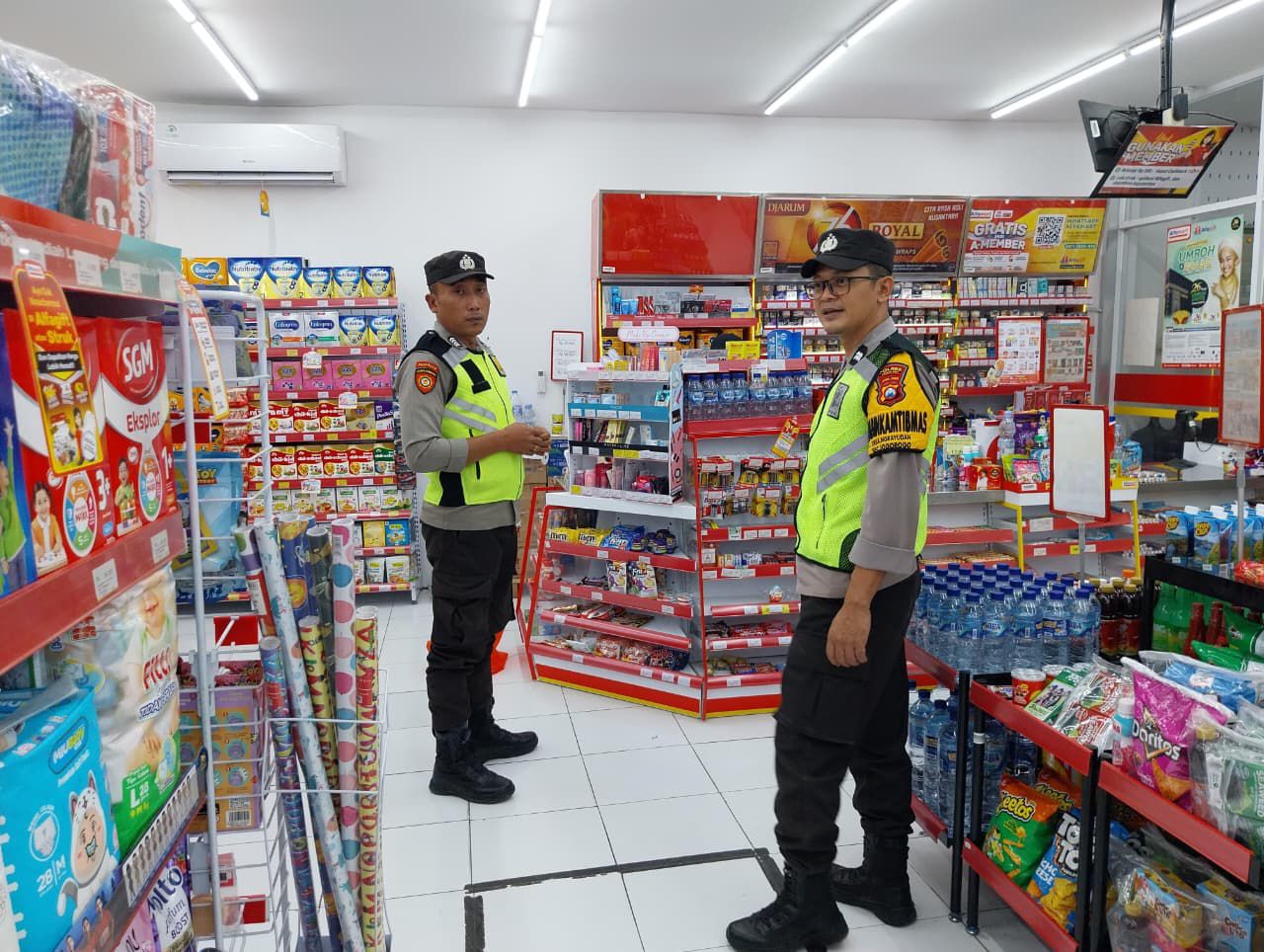 Hadirkan Rasa Aman di Jogorogo, Polisi Ngawi Gelar Patroli