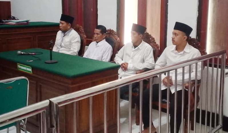 Empat Kurir Penyelundupan Rokok Ilegal Jalani Sidang di PN Surabaya, Bos Utama Bebas