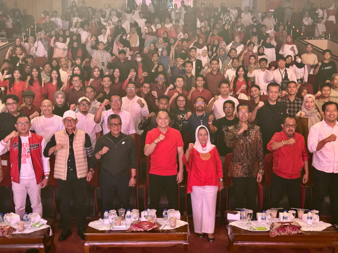 Wali Kota Surabaya Apresiasi Pemuda Surabaya Gelorakan Semangat Bung Karno di Peringatan Hari Pahlawan   