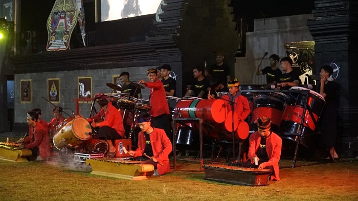 Suguhkan Kolaborasi Perkusi dan Wayang Kulit, Pentas Padhang Bulan Meriahkan Hari Jadi Ke-24 Kota Batu