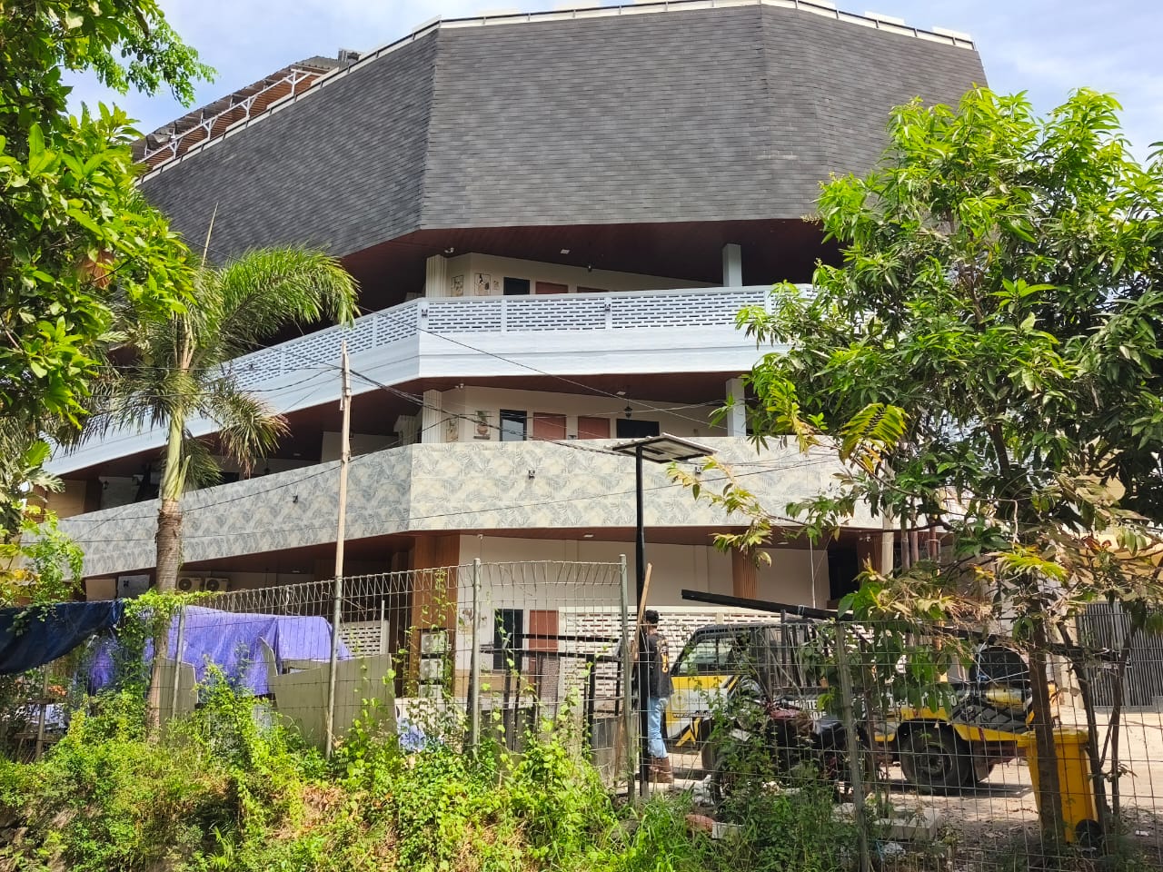 Warga Dharmahusada Permai Tolak Keberadaan Kos Baru Empat Lantai, Ini Penyebabnya