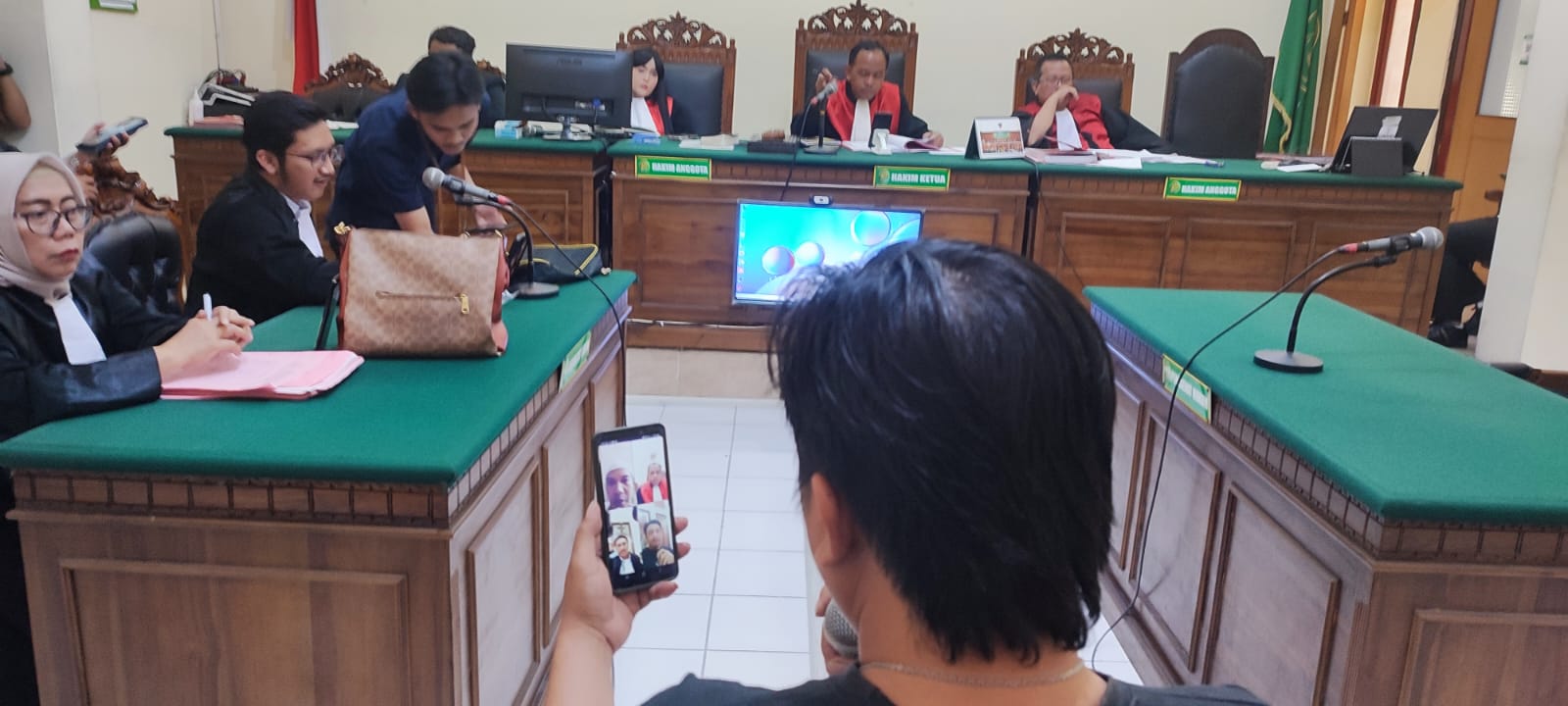 Tergiur Teman Menang Judol Rp 3 Juta, Ikutan Main Berakhir di Pengadilan