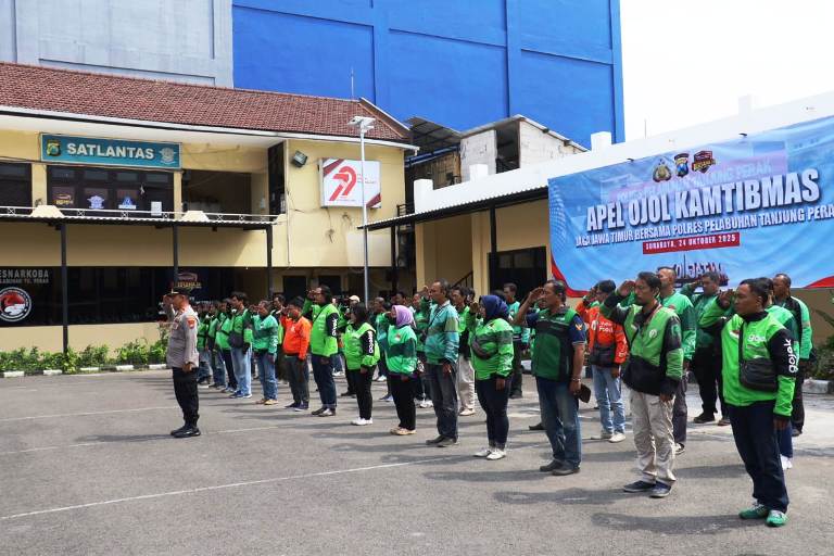 Polres Pelabuhan Tanjung Perak dan Komunitas Ojol Bersinergi Jaga Keamanan Surabaya
