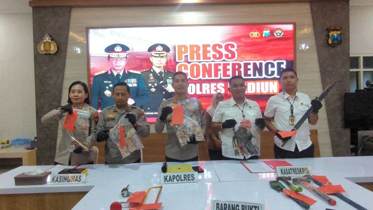 Polres Madiun Bekuk Komplotan Pencuri Spesialis Bobol Tembok Lintas Provinsi