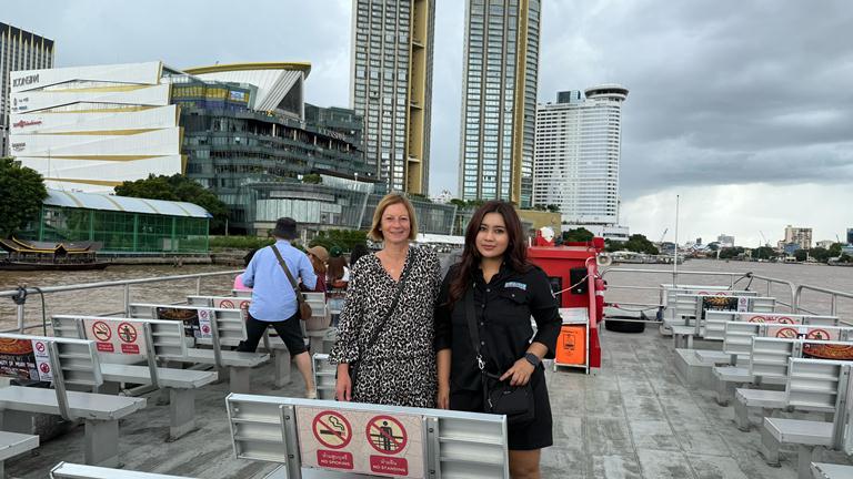 Reportase Anis T Pottag dari Thailand: Menyusuri Keindahan Wisata Air Bangkok dari Saphan Taksin