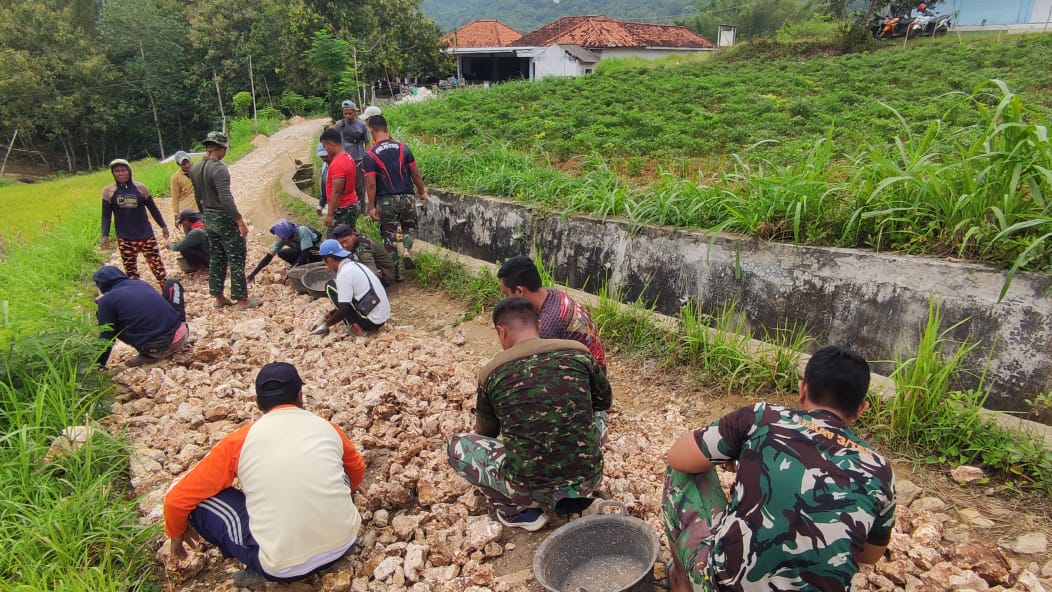 Jalan Rusak 3T Mandala Diaspal Satgas TMMD, Akses Sekolah dan Hasil Panen Makin Lancar