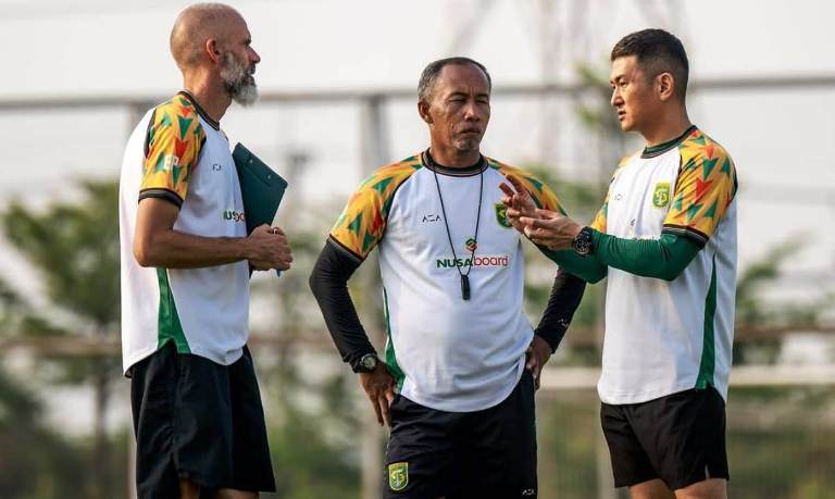 Dikritik Suporter, Eduardo Perez Moran Pilih Fokus Persiapkan Persebaya