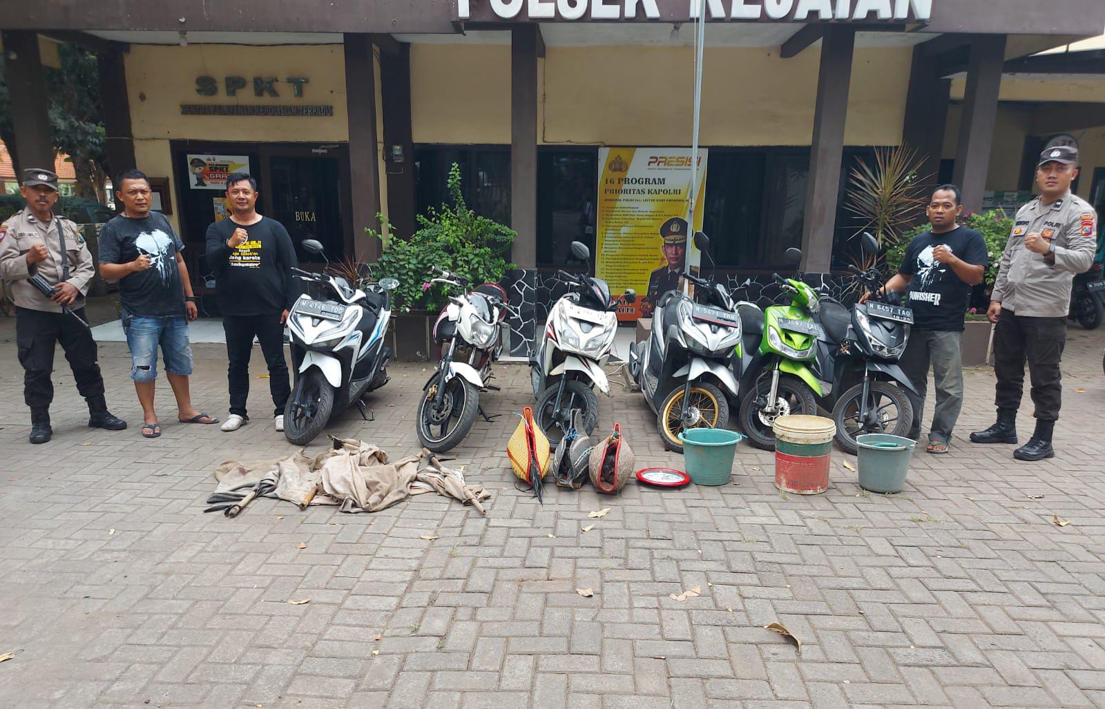 Polisi Obrak Judi Sabung Ayam di Kejayan