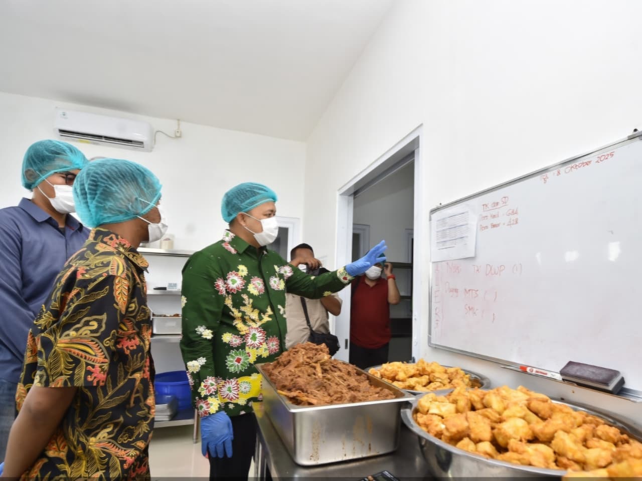 Bupati Pasuruan Sidak Dapur SPPG, Minta Masyarakat Lapor Bila Menu MBG Tak Sesuai