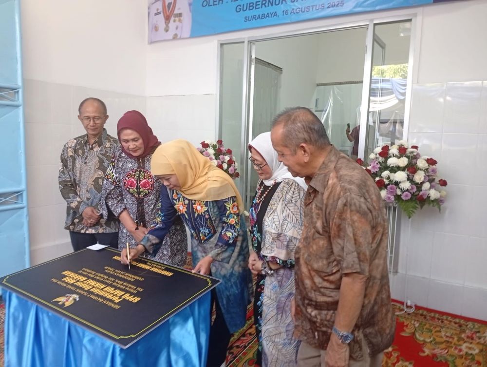 Gubernur Khofifah Resmikan Dapur MBG Nikmat Barokah Wisma Kedung Asem Indah