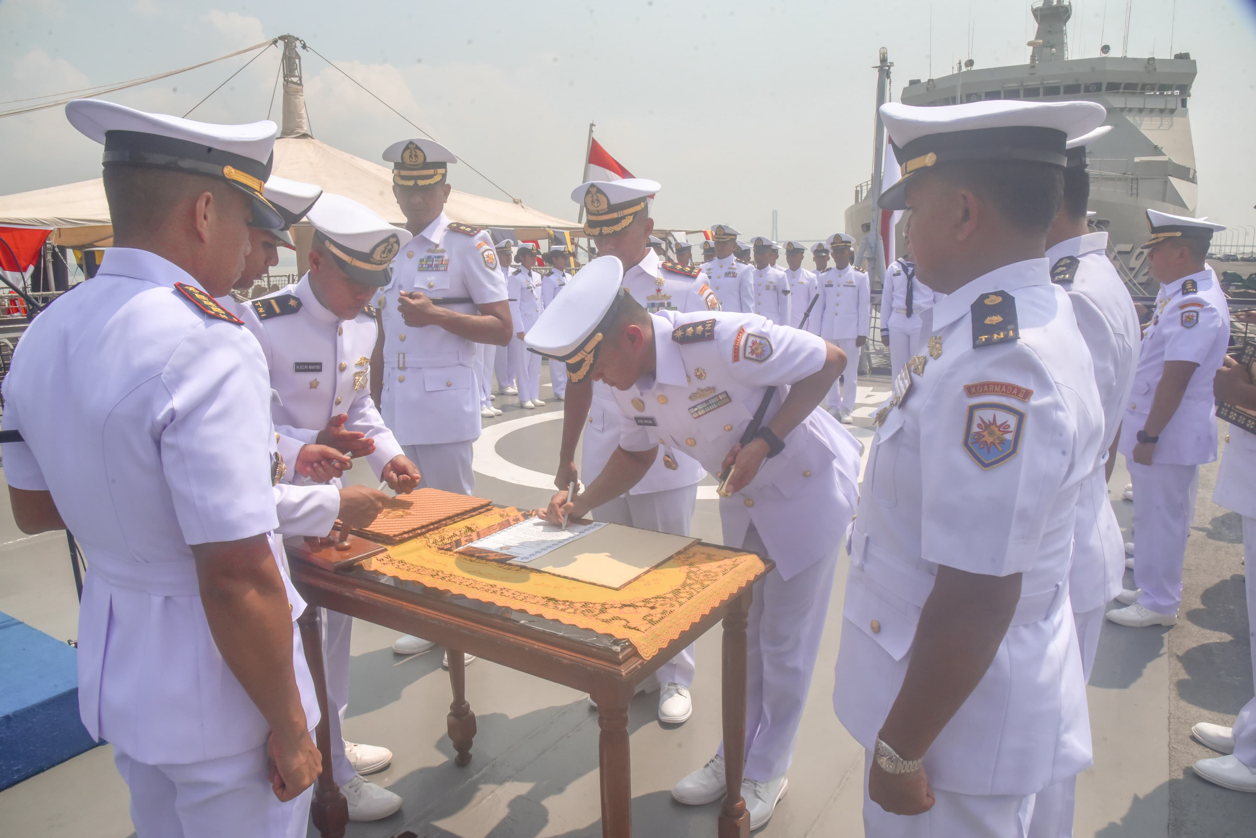 Dua Jabatan Strategis Komandan KRI Jajaran Satkor Koarmada II Diserahterimakan