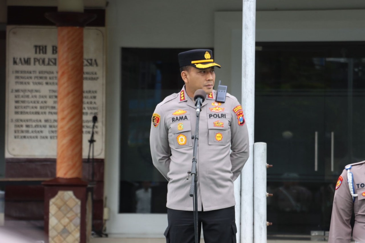 Apel Jam Pimpinan: Kapolresta Banyuwangi Beri Arahan Soal Kesehatan, Evaluasi dan Integritas Kinerja Anggota