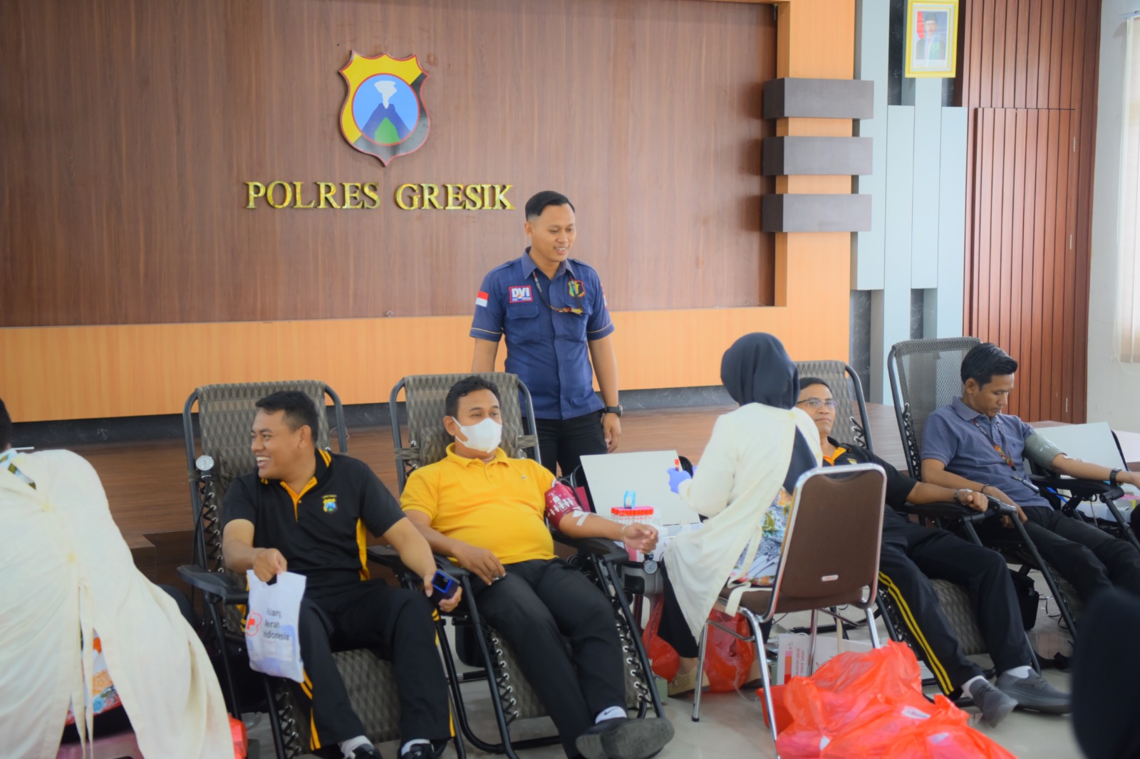 Tak Hanya Jaga Kamtibmas, Polres Gresik Turun Tangan Donor Darah Bantu Penuhi Stok Darah PMI
