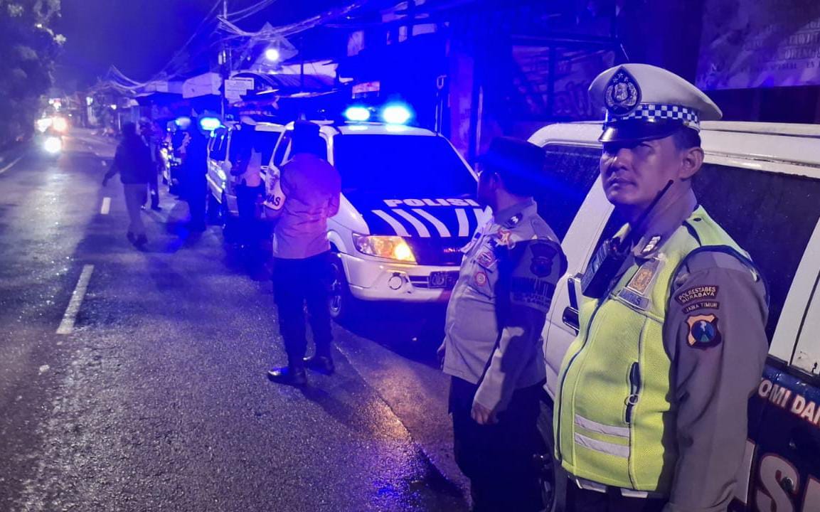 Patroli Gabungan Polsek Rayon 2 Surabaya Jaga Keamanan Kota