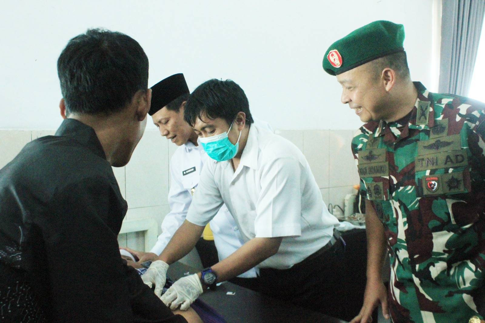 Khitanan Masal, Pengobatan Gratis dan Bansos Warnai Kegiatan HUT TNI ke-80 di Kota Pasuruan