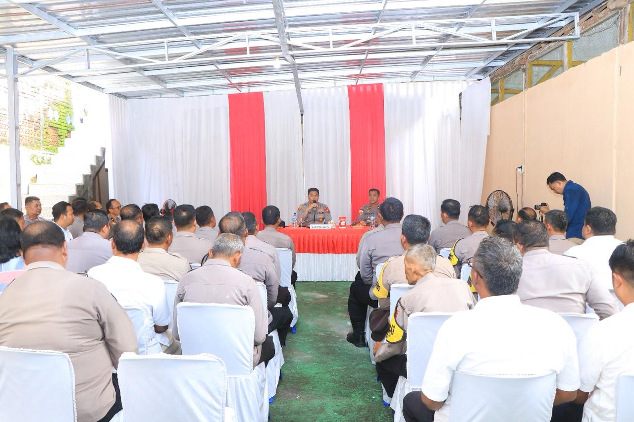 Tinjau Polsek Paron, Kapolres Ngawi Tekankan Pelayanan Prima 