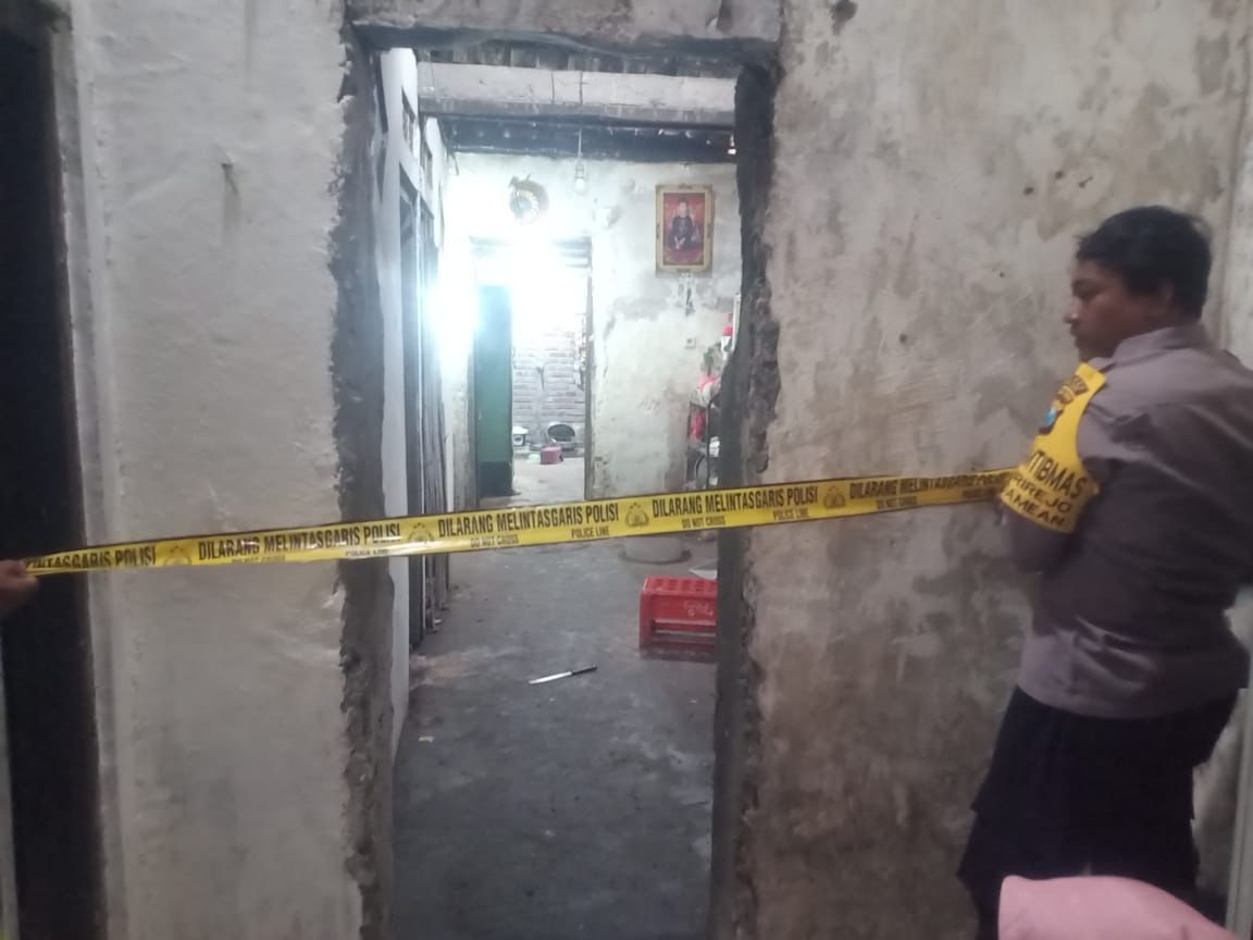 Pilu, Seorang Istri di Gresik Temukan Suami Tewas Usai Mengakhiri Hidup Sendiri