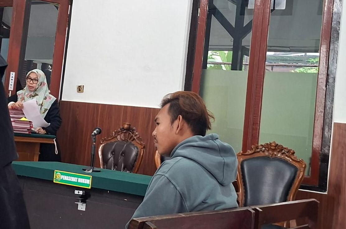 Sopir Mobil Dinas Polisi Tabrak Pemotor di Depan Mapolda Jatim Dituntut 4 Bulan