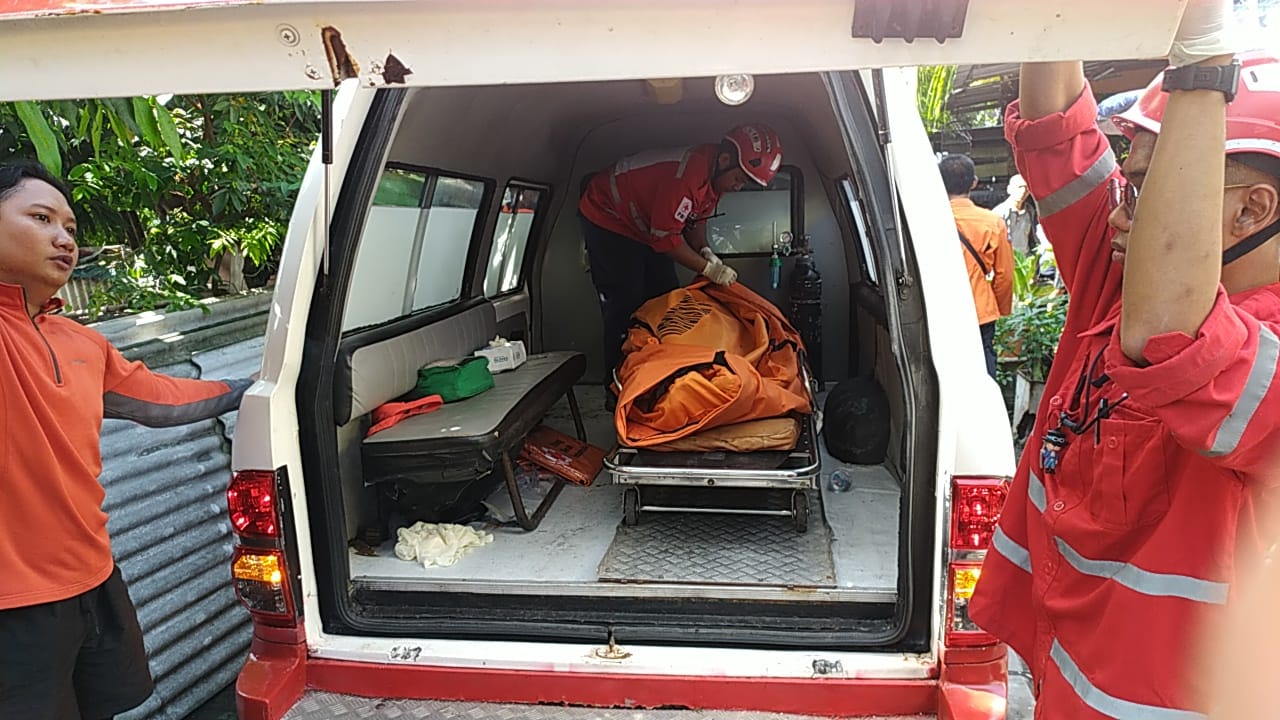 Tercebur Sungai Gunungsari, Pria Wonokromo Ditemukan Tewas