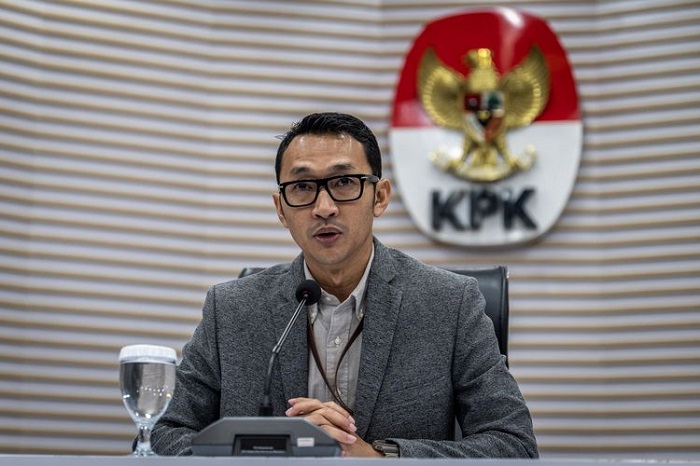 KPK Periksa Mantan Kadinsos Jatim dan 26 Saksi terkait Perkara Bansos Beras
