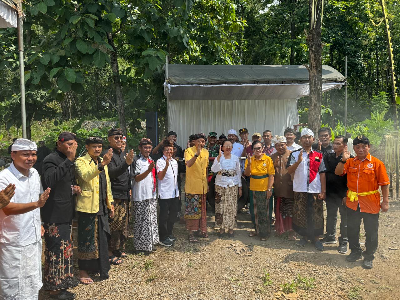 Gotong Royong Umat Hindu Membangun 1.000 Candi di Pulau Jawa