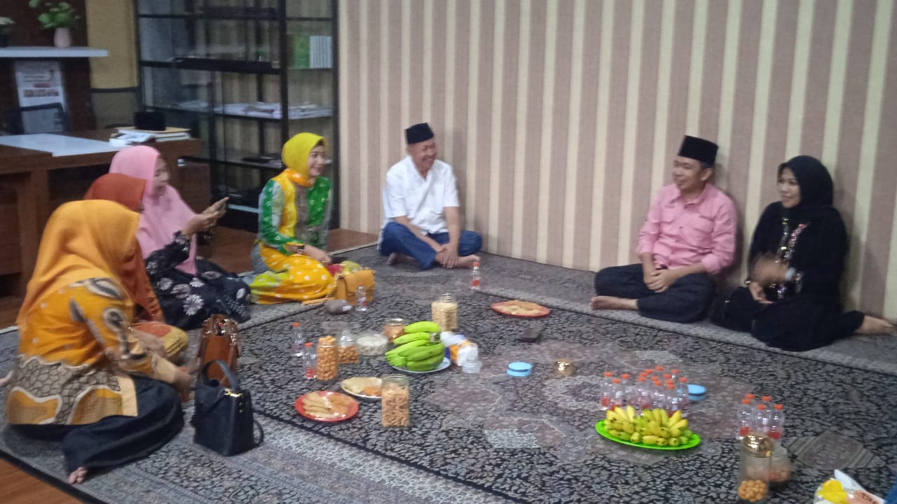 Sambut Kemenangan, Cabup Muhammad Fawait Sembelih Sapi untuk Open House