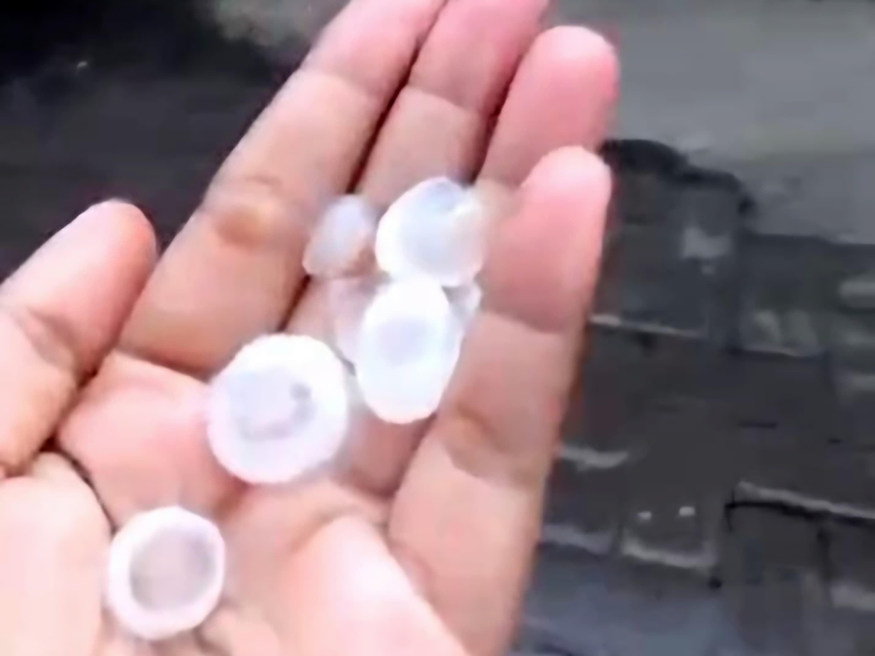 Geger! Hujan Butiran Es Timpa Warga Kecamatan Kraton